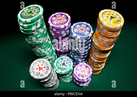 Montreal, Kanada, 14. Oktober, 2018. Stapel von Casino Chips. Credit: Mario Beauregard/Alamy leben Nachrichten Stockfoto