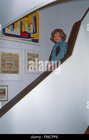 Lore Lorentz, deutsche Kabarettistin, in Düsseldorf, Deutschland 1978. Deutsche Kabarettist Lore Lorentz in Duesseldorf, Deutschland 1978. Stockfoto