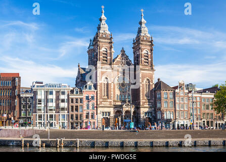 Amsterdam Kirche des Heiligen Nikolaus Prins Hendrikkade Amsterdam Canal central Amsterdam Holland EU Europa Stockfoto