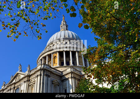 St Paul's Cathedral (1697: Sir Christopher Wren) Dome, London, England, UK. Stockfoto