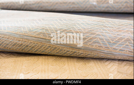Bild der Wicker organische Bambus Teppiche am inneren Shop Stockfoto