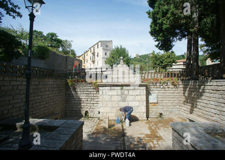 Brunnen in der Stadt von Aggius, Gallura, Sardinien, Italien Stockfoto