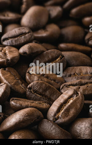Geröstete Kaffeebohnen in Nahaufnahme Stockfoto