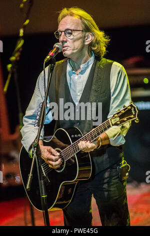 Mailand Italien. 15. Oktober 2018. Die Englische/Amerikanische band Amerika führt live auf der Bühne des Teatro Dal Verme während der "European Tour 2018": Rodolfo Sassano/Alamy leben Nachrichten Stockfoto