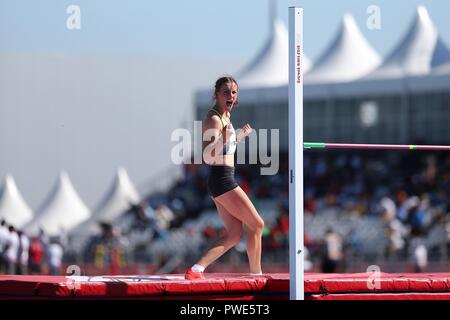 Buenos Aires, Argentinien. 15 Okt, 2018. Jenna Gebühr Feyerabend in Deutschland reagiert, während der der Frauen springen 2. Stufe der Leichtathletik Veranstaltung im Sommer 2018 Youth Olympic Games in Buenos Aires, Argentinien, 15. Oktober 2018. Jenna Gebühr Feyerabend nahm den Platz 5. (Xinhua / Li Ming) Credit: Li Ming/Xinhua/Alamy leben Nachrichten Stockfoto