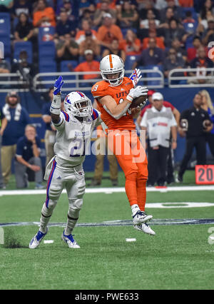 Oktober 13, 2018, San Antonio, TX... UTSA Roadrunner Empfänger, Blaze Moorhead (19), während der NCAA Football Spiel zwischen der Universität von Texas in San Antonio Roadrunners und der Louisiana Tech Bulldoggen, in San Antonio, TX. (Absolut komplette Fotograf & Company Credit: Joseph Calomeni/MarinMedia.org/Cal Sport Media) Stockfoto
