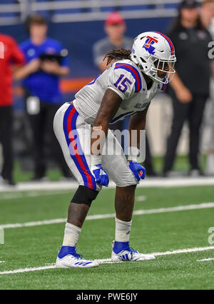 San Antonio, TX, USA. 13 Okt, 2018. Louisiana Tech Bulldog Player, kam McKnight (15), während der NCAA Football Spiel zwischen der Universität von Texas in San Antonio Roadrunners und der Louisiana Tech Bulldoggen, in San Antonio, TX. (Absolut komplette Fotograf & Company Credit: Joseph Calomeni/MarinMedia.org/Cal Sport Media) Credit: Csm/Alamy leben Nachrichten Stockfoto