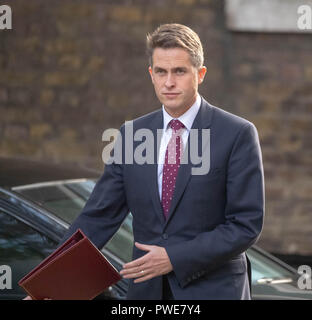 London, 16. Oktober 2018, Gavin Williamson CBE MP PC, Verteidigungsminister,, kommt für eine entscheidende Brexit Kabinettssitzung am 10 Downing Street, London Credit Ian Davidson/Alamy leben Nachrichten Stockfoto