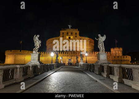 Castel Sant'Angelo oder Schloss der Heiligen Engel, Rom, Italien. Castel Sant'Angelo ist eines der wichtigsten Reiseziele in Europa. Stockfoto