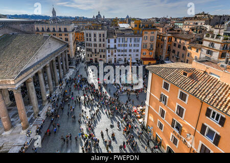 Rom, Italien, 25. März 2018: Luftaufnahme der antiken Pantheon Kirche in Rom, Italien. Stockfoto
