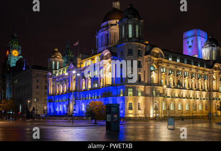 Die drei Grazien, auf Liverpools Waterfront, Dock, Cunard und Royal Liver Gebäude. Bild im Oktober 2018 übernommen. Stockfoto
