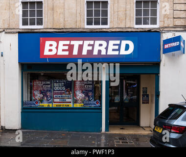 Badewanne, Großbritannien - 13 Oktober 2018: Der Eingang zum Betfred Buchmacher Shop im Stall Street Stockfoto