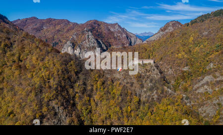 Luftaufnahme von Poenari Festung ruiniert, Rumänien Stockfoto