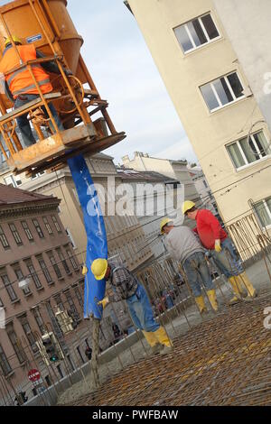 Wien, Experimentierfeld des Wohnbaus Beatrixgasse 11, Betonieren Einer Geschoßdecke Stockfoto