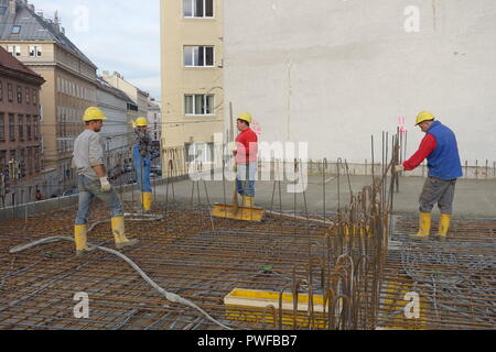 Wien, Experimentierfeld des Wohnbaus Beatrixgasse 11, Betonieren Einer Geschoßdecke Stockfoto