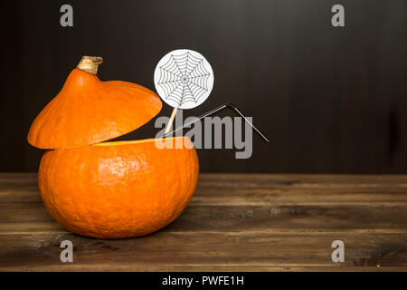 Cocktail an einem Kürbis. halloween Getränke für Party Stockfoto