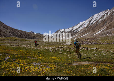 Trekking auf See Zorkul, Tadschikistan Stockfoto