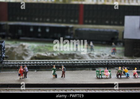 Wirklich fantastisch Modelleisenbahn design in der Clarendon Garfield Field House in Chicago, Illinois. Stockfoto