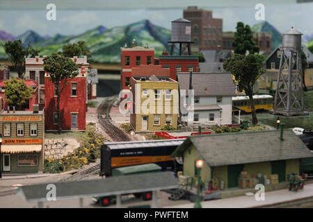 Wirklich fantastisch Modelleisenbahn design in der Clarendon Garfield Field House in Chicago, Illinois. Stockfoto