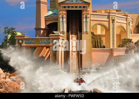 Orlando, Florida. September 09, 2018. Super Splash auf Atlantis Water Achterbahn im Themenpark SeaWorld Park Stockfoto