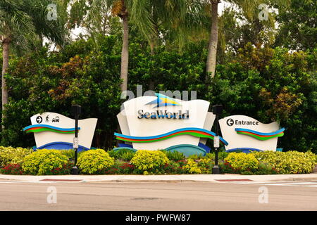 Orlando, Florida; August 3, 2018 SeaWorld Orlando Zeichen. Niedliche Tier Theme Park, Aquarium, Marine Mammal Park, in dem International Drive Stockfoto