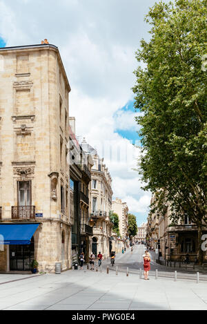 Bordeaux, Frankreich - 22. Juli 2018: Pey Berland Platz im historischen Zentrum von Bordeaux. Stockfoto