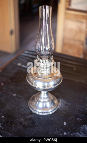 Antike Öl (Erdöl) Lampe auch als Argand Lampe bekannt Stockfoto