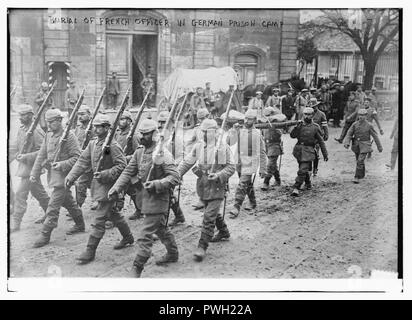 Begräbnis des französischen Offizier in deutschen Gefangenenlager Stockfoto