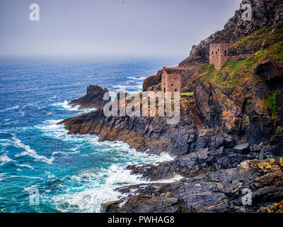 Die Kronen Motor Häuser, Teil der Botallack Mine in Cornwall, England, Großbritannien. Stockfoto