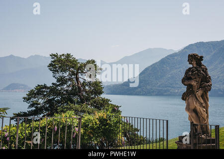 Lenno, Italien - 08 Juli, 2017: Blick von der Villa del Balbianello Gärten, den Comer See. Die Villa wurde als Standort für mehrere Filme, darunter Stern Krieg verwendet Stockfoto