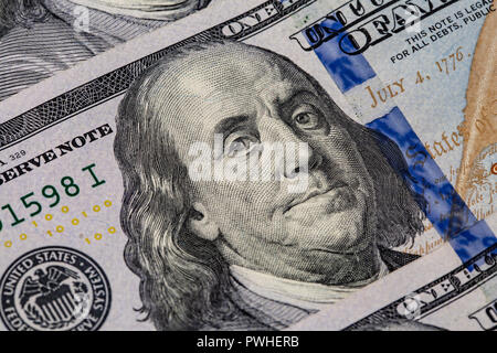 Makroaufnahme eines 100 Dollar. Dollar Closeup Konzept. Amerikanische Dollar Cash Geld. Hundert Dollar Banknoten. Hundert Dollars. Benjamin Franklin's por Stockfoto