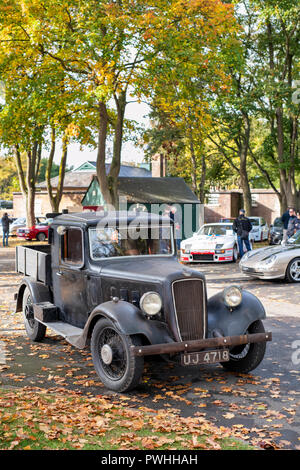 1935 Austin pick up im Bicester Heritage Center Herbst Sonntag Jagtfall. Bicester, Oxfordshire, Großbritannien Stockfoto