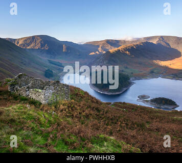 Blick von ruiniert Cottage in der Nähe der Alten Leiche Straße Mardale Haweswater zum Rigg und Riggingdale in Cumbria Lake District Stockfoto