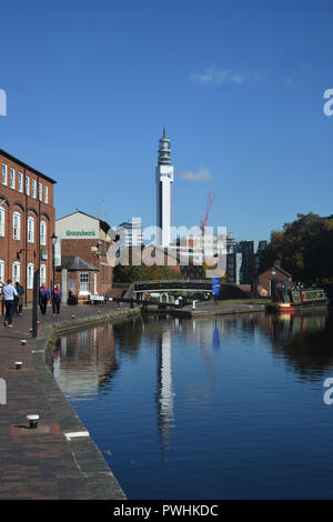 BT Tower, Birmingham ab dem fazeley Canal in der Innenstadt gesehen Stockfoto