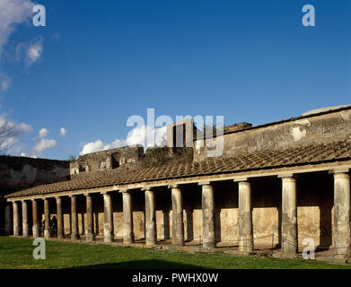 Italien. Pompeji. Römische Stadt in 79 zerstört Anzeige, weil der Ausbruch des Vesuv. Stabian Bäder, der ältesten der Stadt. Palaestra, 4. vorchristlichen Jahrhundert. La Campania. Stockfoto