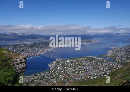 Tromso Blick auf die Stadt und die Arktische Kathedrale Stockfoto