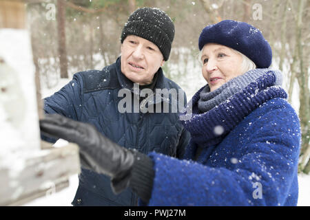 Senior Paar Natur genießen Stockfoto
