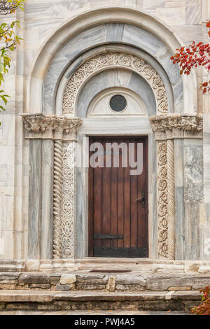 Das Kloster Studenica, 12. Jahrhundert serbisch-orthodoxen Kloster in der Nähe der Stadt Kraljevo. Detail der Kirche Dekorationen. Stockfoto