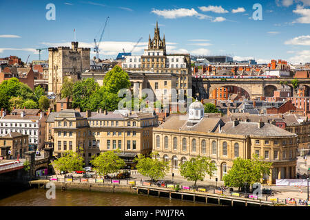 Großbritannien, England, Tyneside, Newcastle upon Tyne, Erhöhte Ansicht der Guildhall und Kai Gebäude von Tyne Bridge Stockfoto