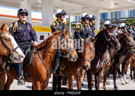 Miami Florida, Little Havana, Calle Ocho, Achte 8th Street, Tres Reyes Magos, drei 3 Kings Day Parade, Hispanic Latino ethnischen Einwanderer m Stockfoto