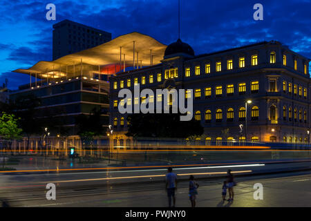 Leichte Wanderwege der Straßenbahn vorbei Mauá Square und dem Museum für Kunst, Rio de Janeiro, Brasilien, Südamerika Stockfoto