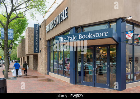 Yale Buchhandlung in New Haven, CT, USA. Yale ist ein eigenes Ivy League Forschung Universität in New Haven, CT, USA und wurde im Jahre 1701 gegründet. Stockfoto