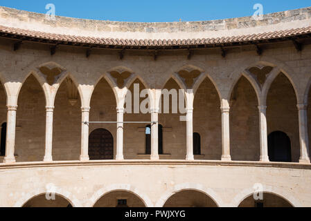 Das Schloss Bellver - Mittelalterliche fofrtress in Palma de Mallorca, Balearen, Spanien Stockfoto