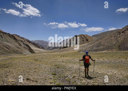 Trekking zu den Gumbezjikul Pass, Pshart Tal, Murghab, Tadschikistan Stockfoto