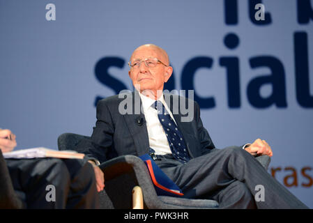 Rom, Italien. 16 Okt, 2018. Die Konstitutionalistischen Sabino CASSESE an der ANCE Montage, Nationaler Verband der Gebäude Konstruktoren, im Auditorium der Vermittlung von Rom statt. Credit: Unabhängige Fotoagentur/Alamy leben Nachrichten Stockfoto