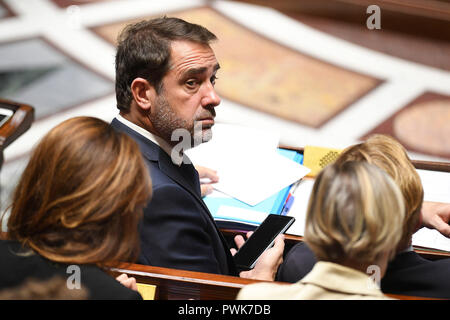 Paris. 16 Okt, 2018. Foto am Okt. 16, 2018 zeigt die neu ernannte Innenminister Christophe Castaner in Paris, Frankreich. Der französische Präsident Emmanuel längestrich am Dienstag genannt Christophe Castaner, einer seiner wichtigsten Geldgeber, in die inneren Angelegenheiten zu überwachen und Gerard Collomb, in seinem jüngsten Kabinettsumbildung austauschen. Credit: Jack Chan/Xinhua/Alamy leben Nachrichten Stockfoto