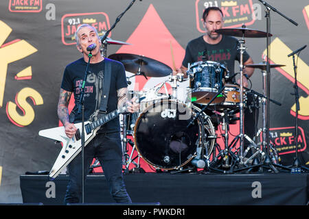 Irvine, Kalifornien, USA. 14 Okt, 2018. Die EverClear-Technologie bei 93.1 JACK FM Jack's 13. Zeigen an FivePoint Amphitheater in Irvine, Kalifornien am Oktober 14, 2018 Credit: Marissa Carter/ZUMA Draht/Alamy leben Nachrichten Stockfoto