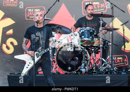 Irvine, Kalifornien, USA. 14 Okt, 2018. Die EverClear-Technologie bei 93.1 JACK FM Jack's 13. Zeigen an FivePoint Amphitheater in Irvine, Kalifornien am Oktober 14, 2018 Credit: Marissa Carter/ZUMA Draht/Alamy leben Nachrichten Stockfoto