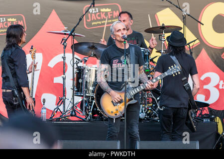 Irvine, Kalifornien, USA. 14 Okt, 2018. Die EverClear-Technologie bei 93.1 JACK FM Jack's 13. Zeigen an FivePoint Amphitheater in Irvine, Kalifornien am Oktober 14, 2018 Credit: Marissa Carter/ZUMA Draht/Alamy leben Nachrichten Stockfoto