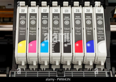 Color Inkjet Drucker und Tintenpatronen, Nahaufnahme - USA Stockfoto